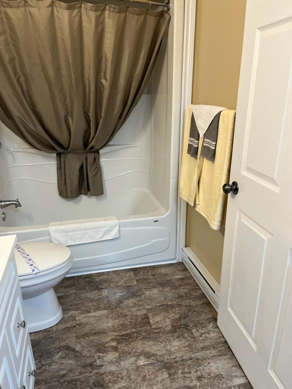 Riverview Suites Clarenville Eksteriør billede