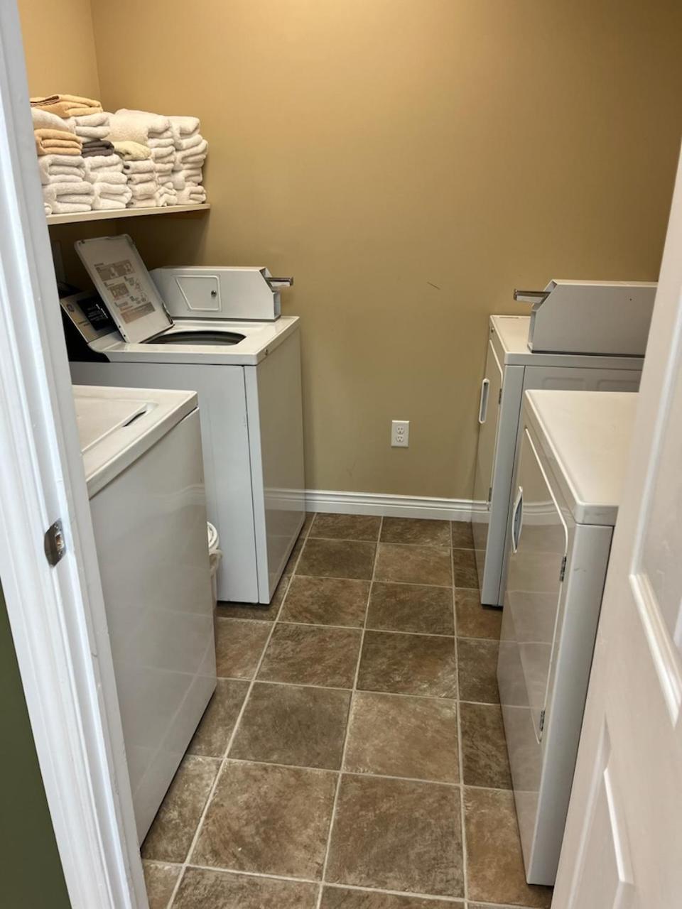 Riverview Suites Clarenville Eksteriør billede